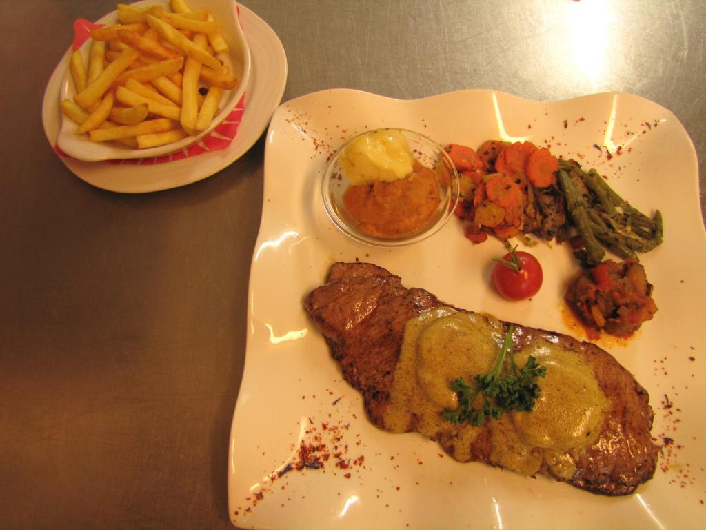 לה קרוסט Hotel-Restaurant Le Relais Panoramique מראה חיצוני תמונה
